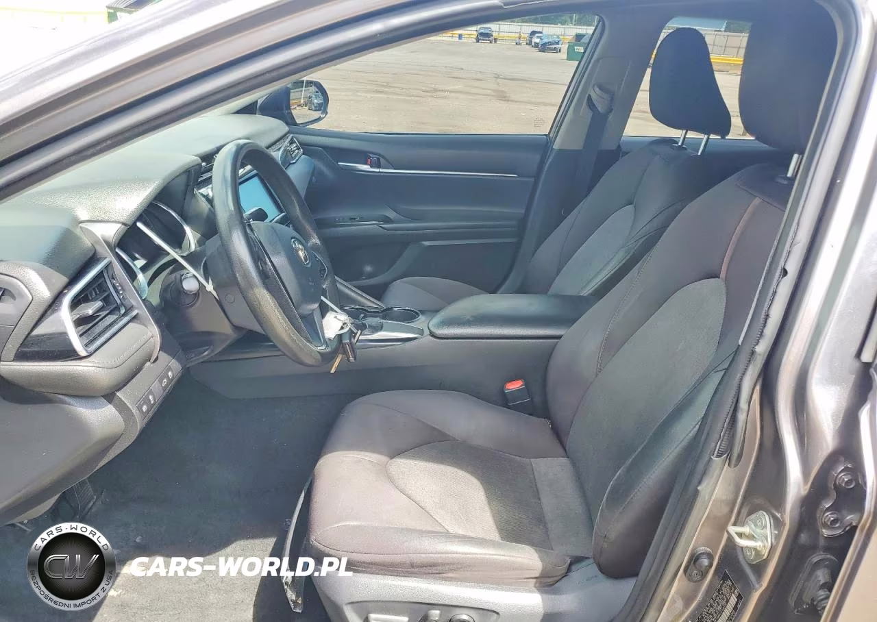 2018 Toyota Camry Le VIN:4T1B11HKXJU105135 - 7