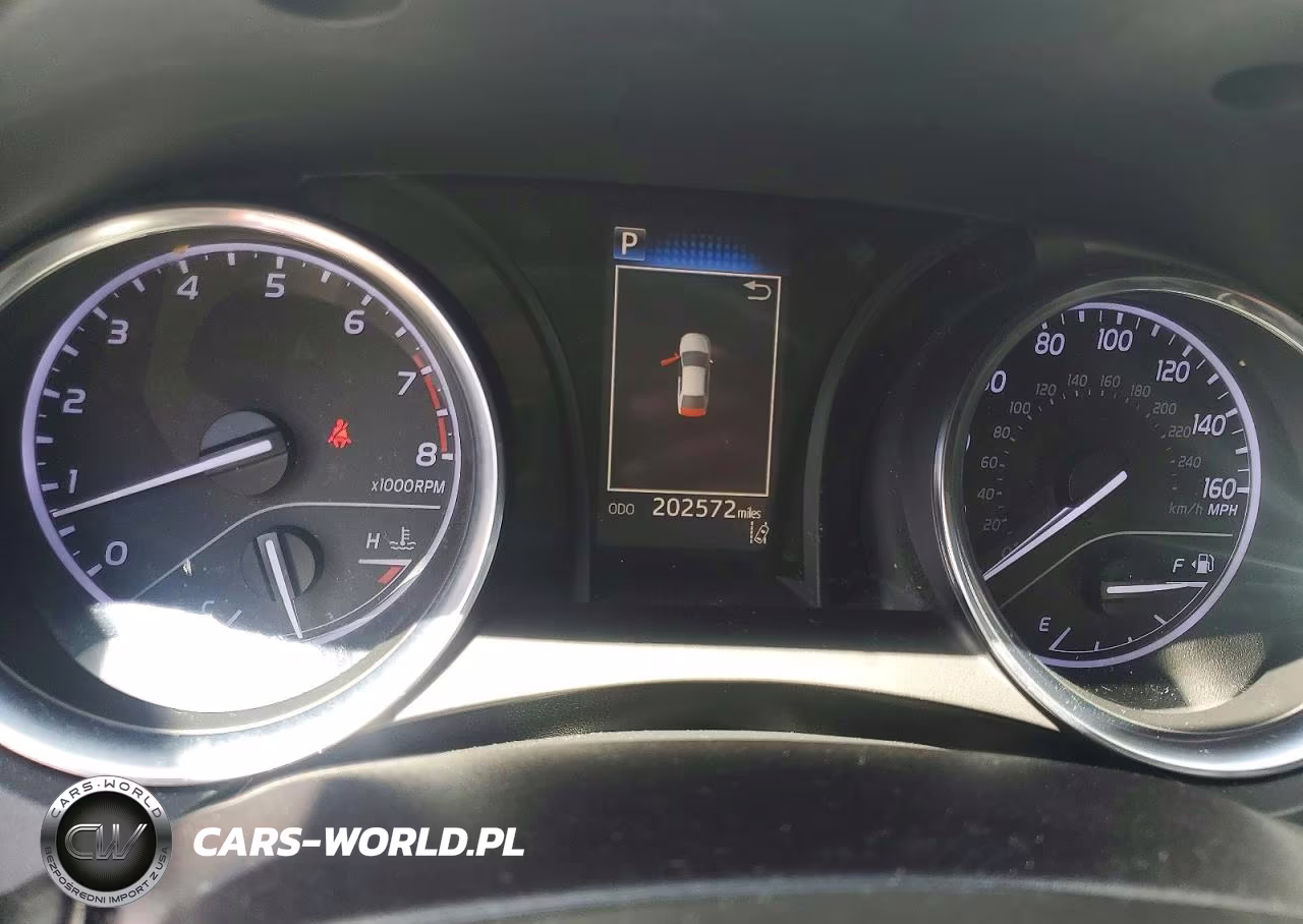 2018 Toyota Camry Le VIN:4T1B11HKXJU105135 - 9