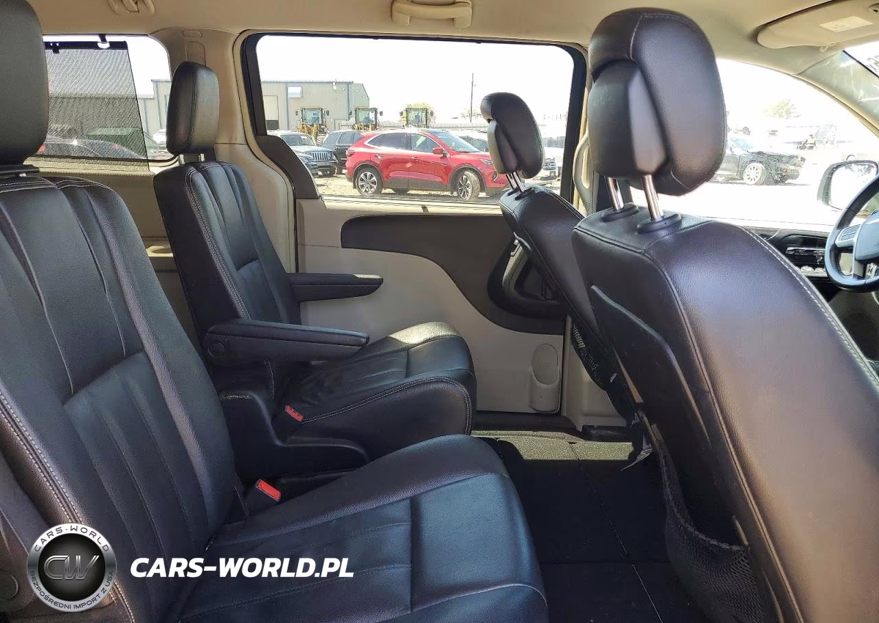 2013 Chrysler Town & Country Touring VIN:2C4RC1BG4DR802173 - 11