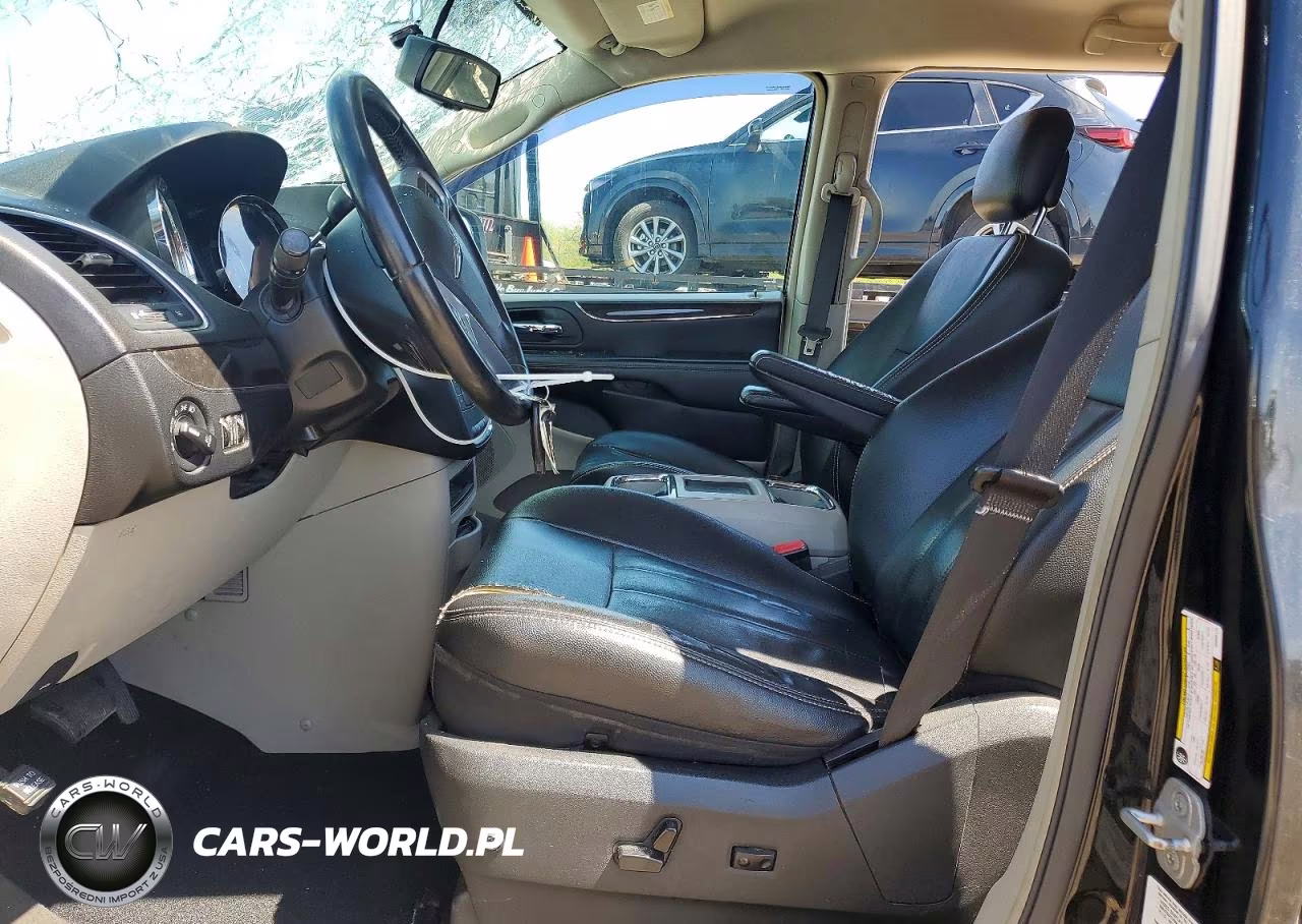 2013 Chrysler Town & Country Touring VIN:2C4RC1BG4DR802173 - 7