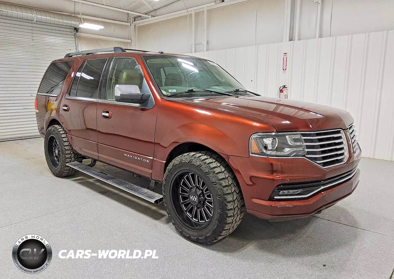 2015 Lincoln Townhouse Navigator VIN:5LMJJ2JT5FEJ10410 - 4