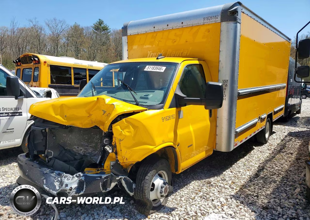 2022 GMC Savana Cut - Box Truck