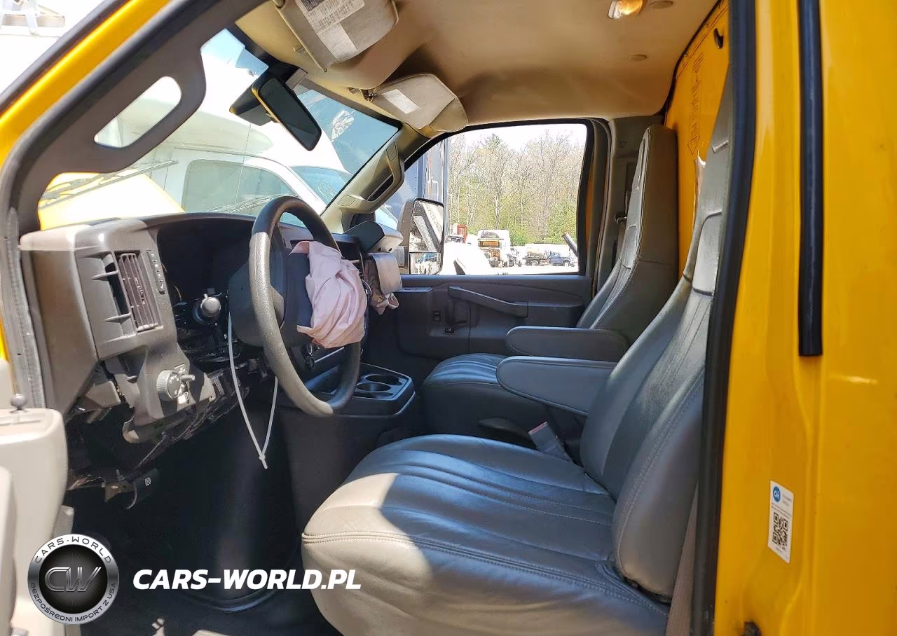 2022 GMC Savana Cut - Box Truck VIN:7GZ37TC73NN006813 - 7