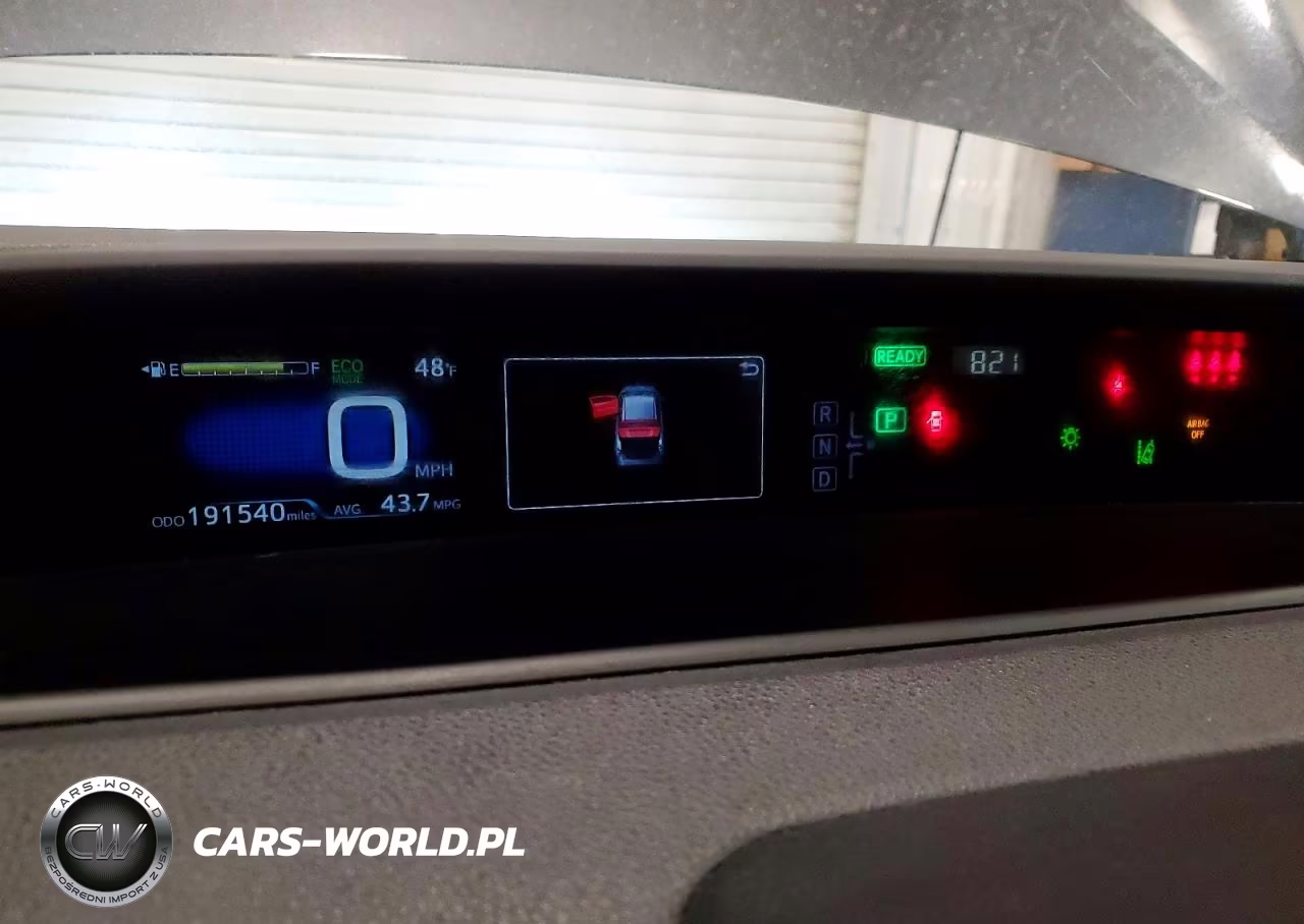 2017 Toyota Prius Three VIN:JTDKARFU4H3046655 - 9