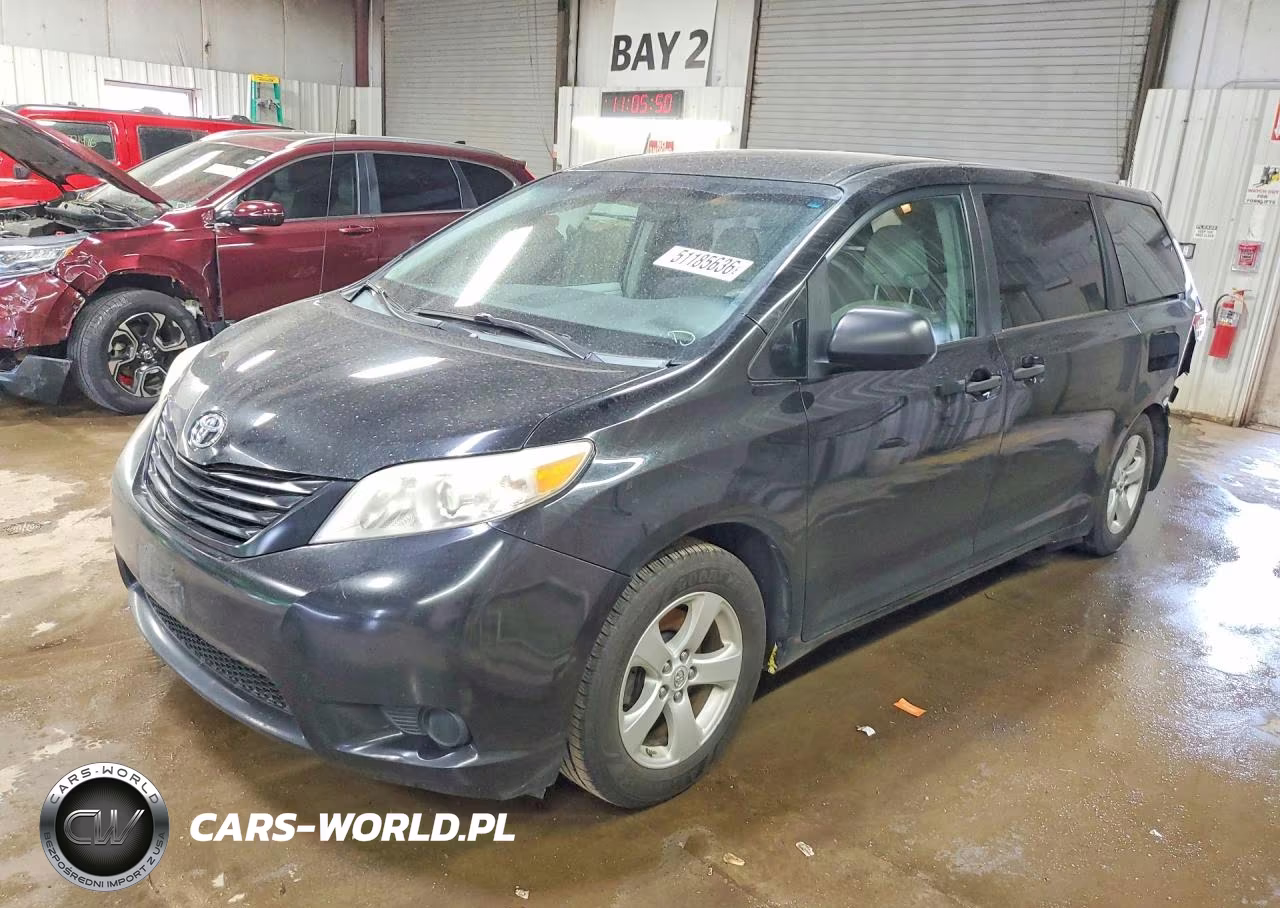 2013 Toyota Sienna L 7-Passenger