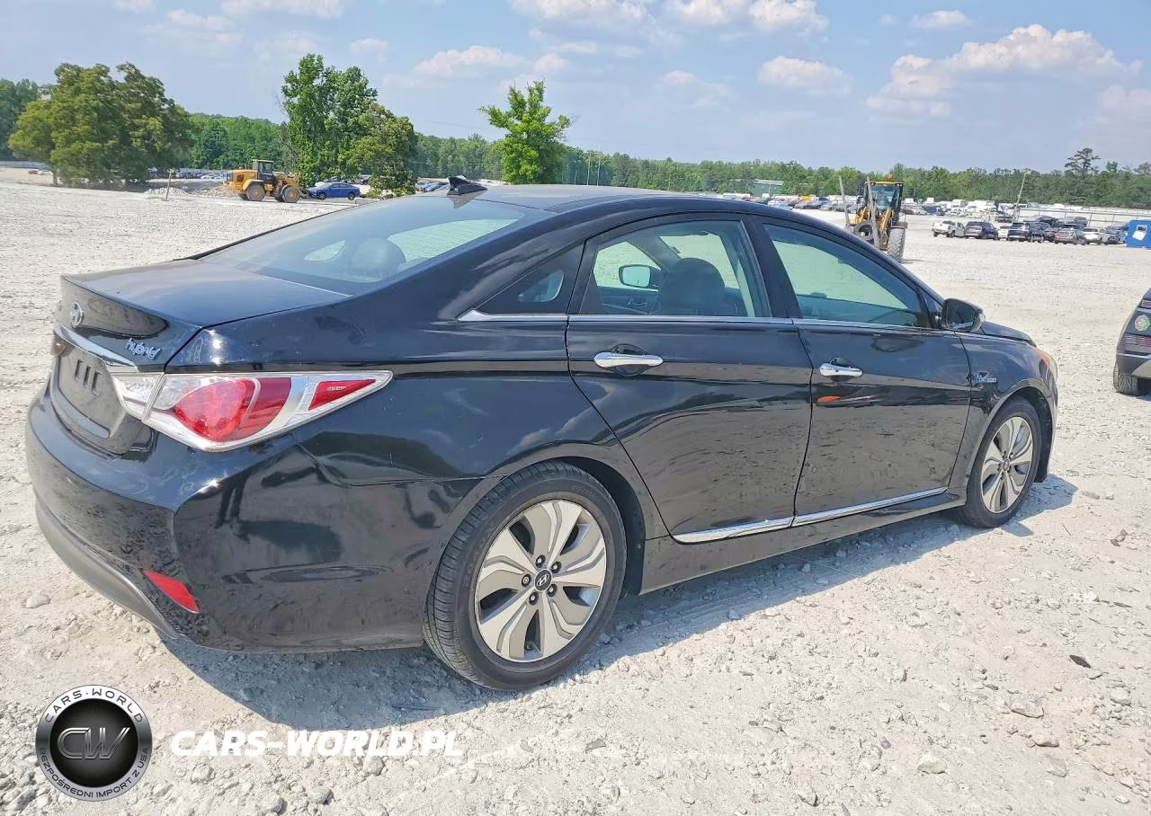 2014 Hyundai Sonata Hybrid VIN:KMHEC4A48EA115819 - 3