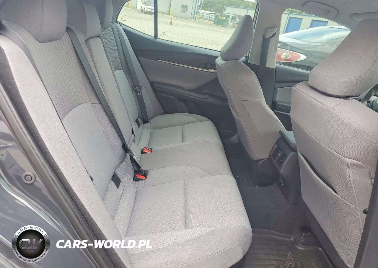 2025 Toyota Camry Le VIN:4T1DAACK8SU563760 - 10