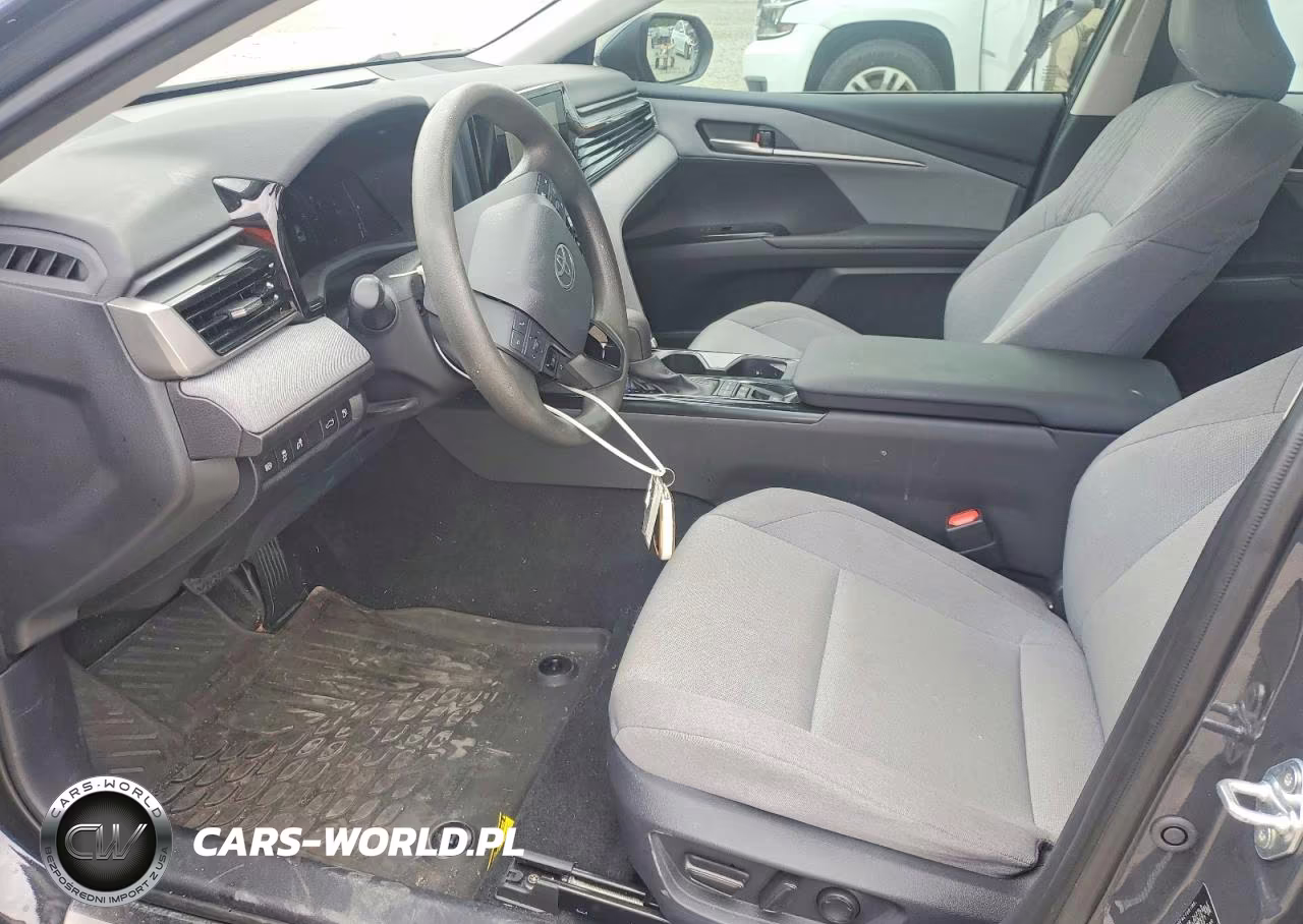 2025 Toyota Camry Le VIN:4T1DAACK8SU563760 - 7