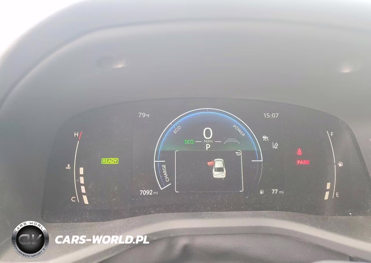 2025 Toyota Camry Le VIN:4T1DAACK8SU563760 - 9