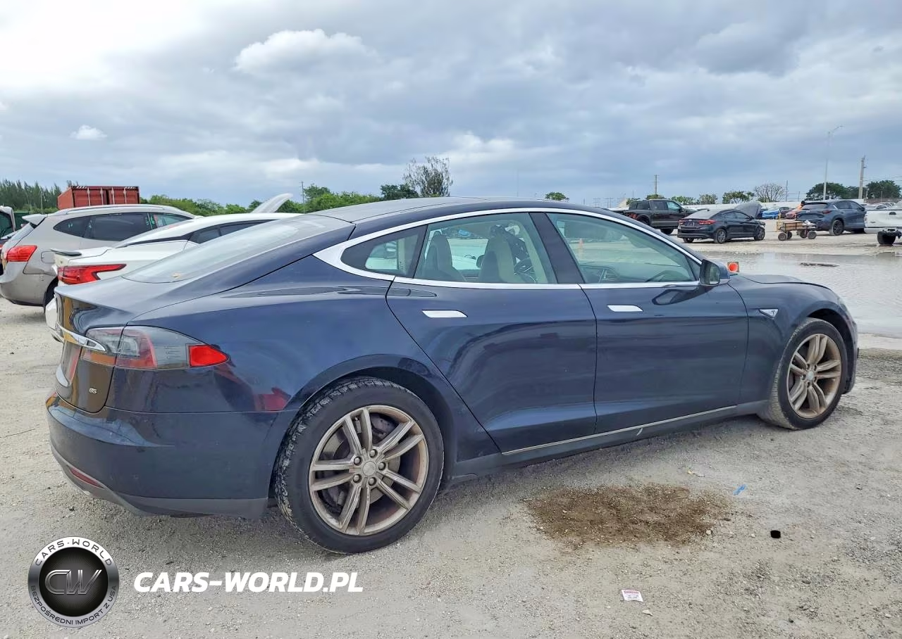 2013 Tesla Model S VIN:5YJSA1CN7DFP19725 - 3