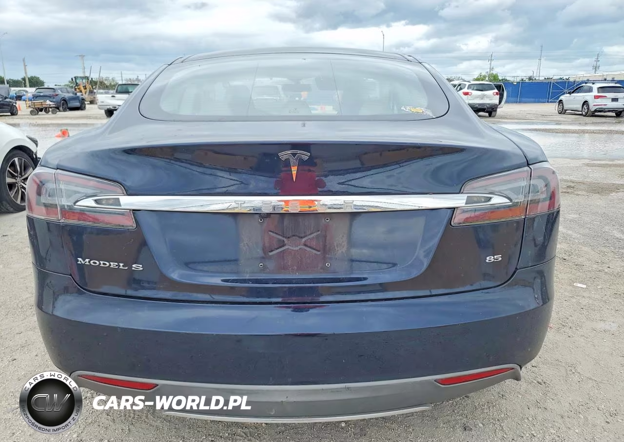 2013 Tesla Model S VIN:5YJSA1CN7DFP19725 - 6
