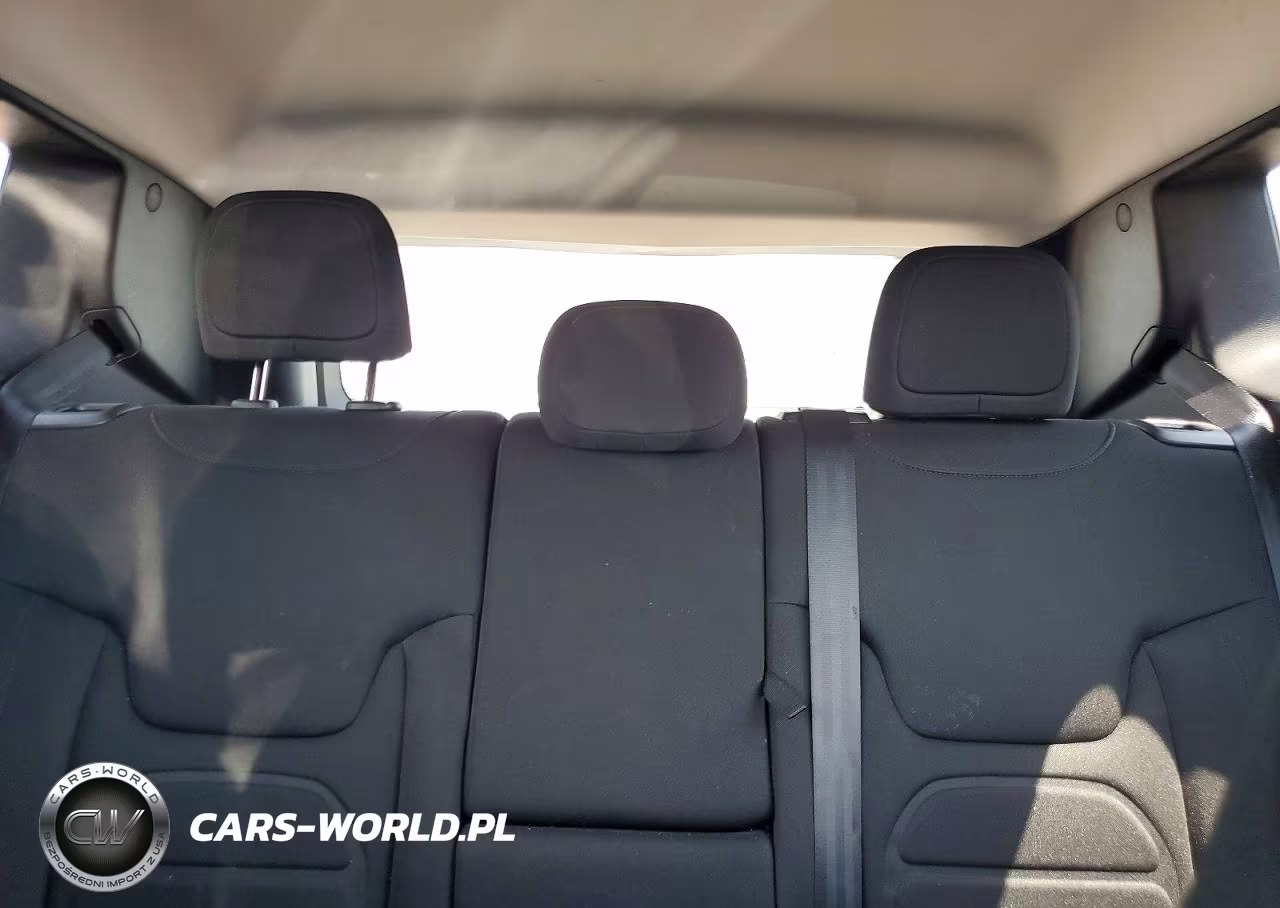 2020 Jeep Renegade Latitude VIN:ZACNJABB4LPL96422 - 10