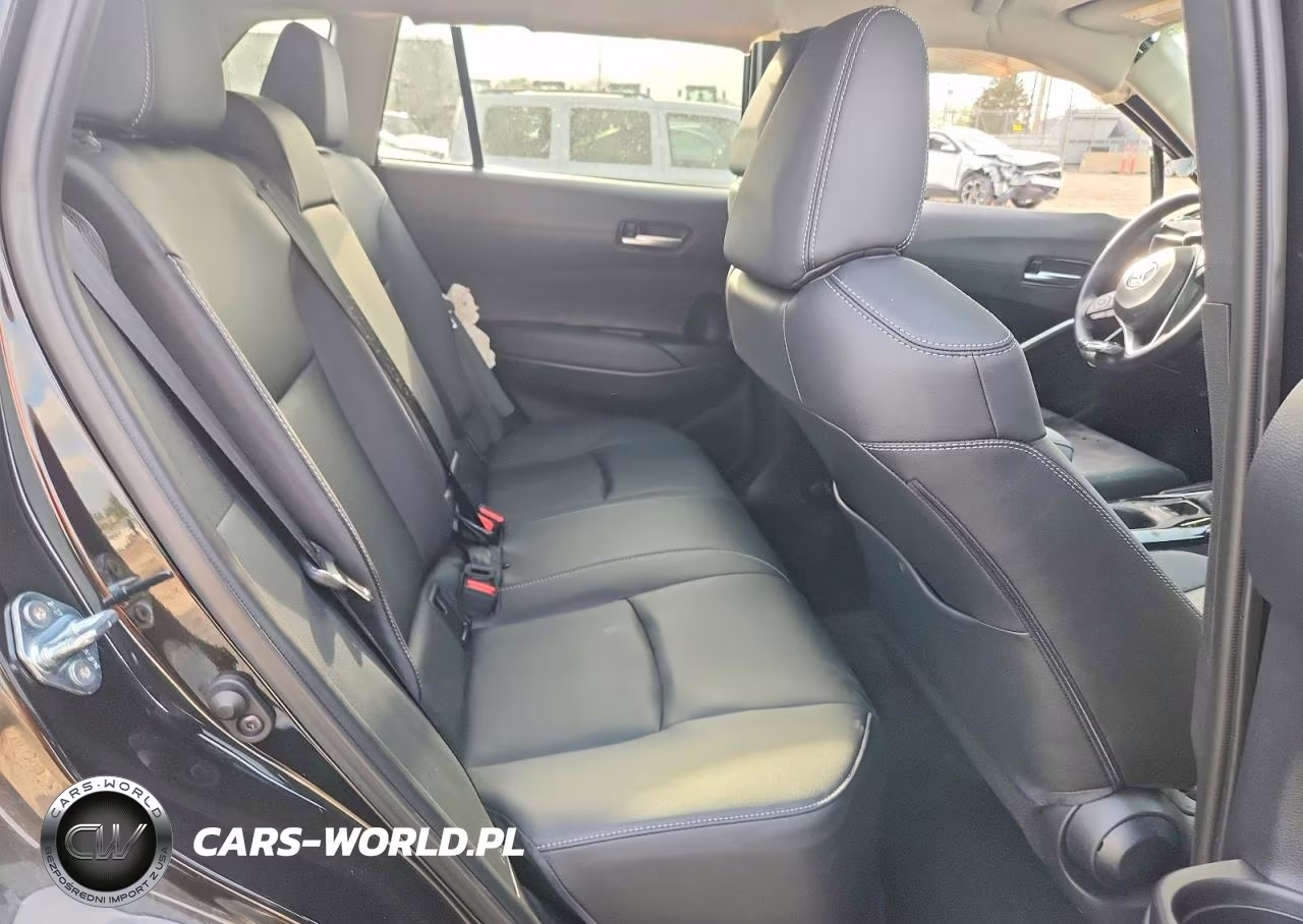 2025 Toyota Corolla Cross Xle VIN:7MUDAABG9SV130816 - 10