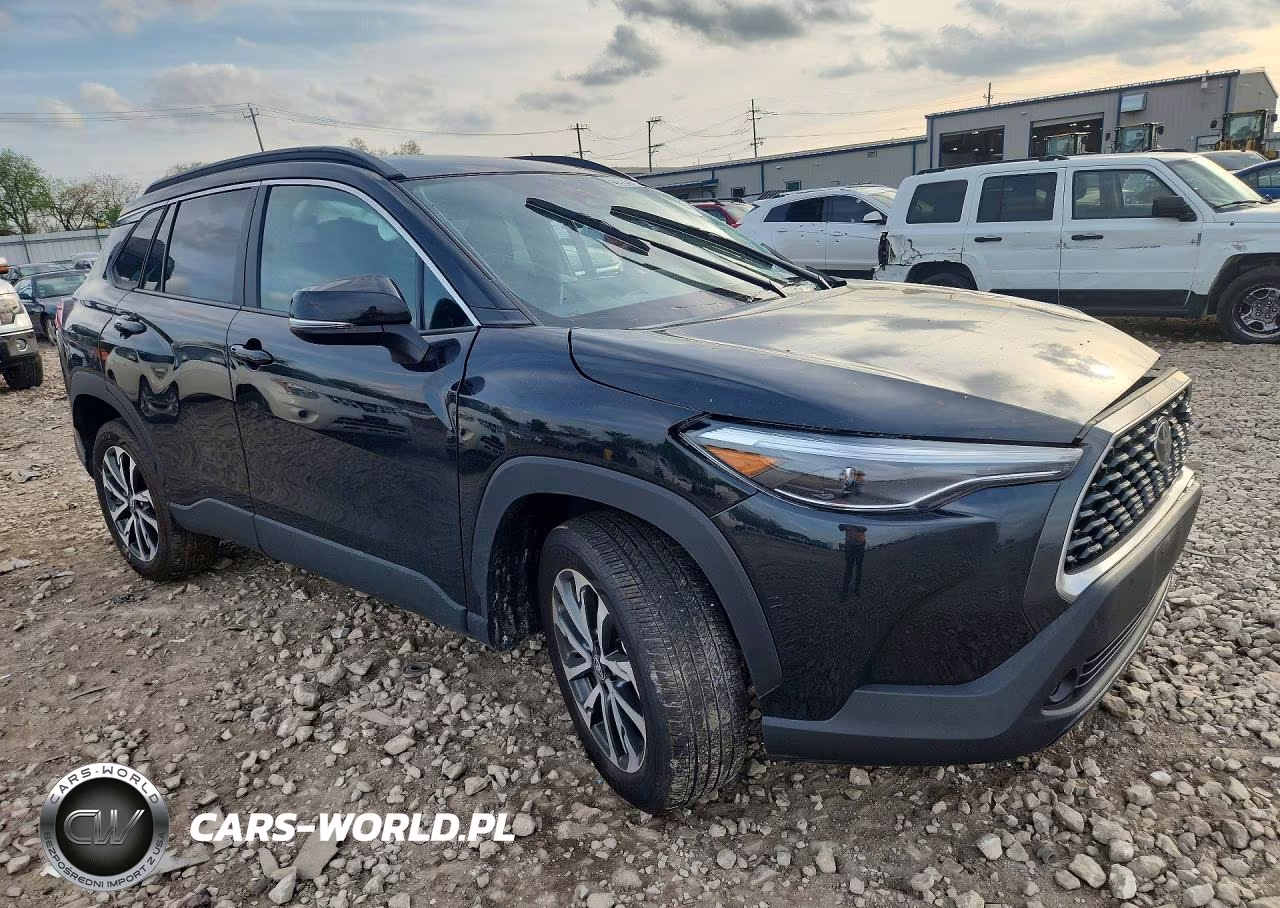 2025 Toyota Corolla Cross Xle VIN:7MUDAABG9SV130816 - 4