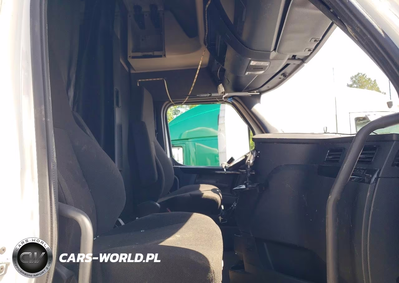 2026 Freightliner Cascadia 126" Sleeper Cab Semi Truck VIN:3AKJHHDRXTSWM9793 - 5
