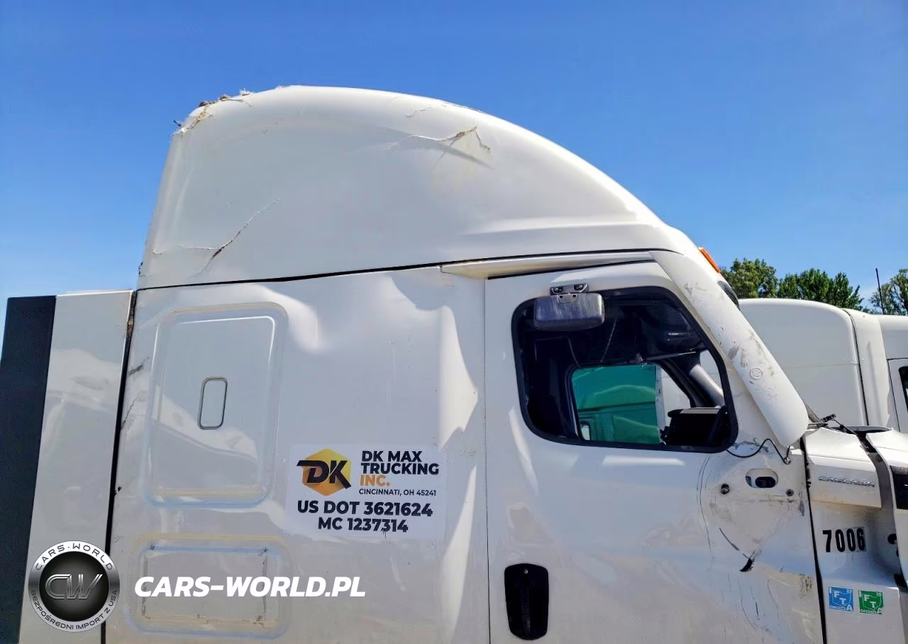 2026 Freightliner Cascadia 126" Sleeper Cab Semi Truck VIN:3AKJHHDRXTSWM9793 - 9