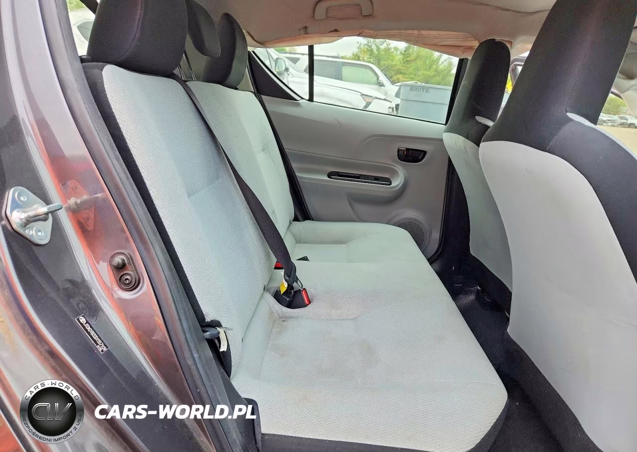 2013 Toyota Prius C One VIN:JTDKDTB32D1557109 - 10