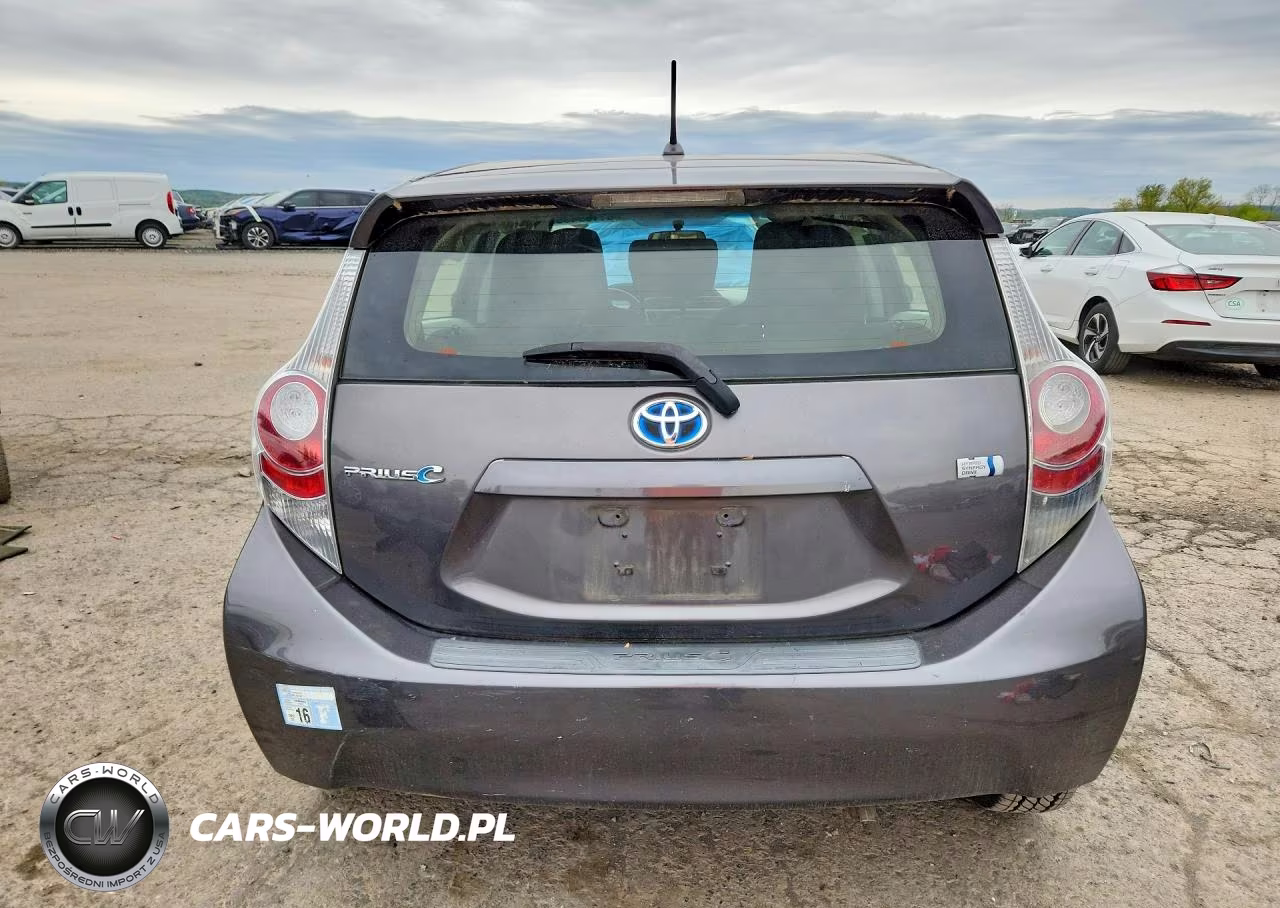 2013 Toyota Prius C One VIN:JTDKDTB32D1557109 - 6