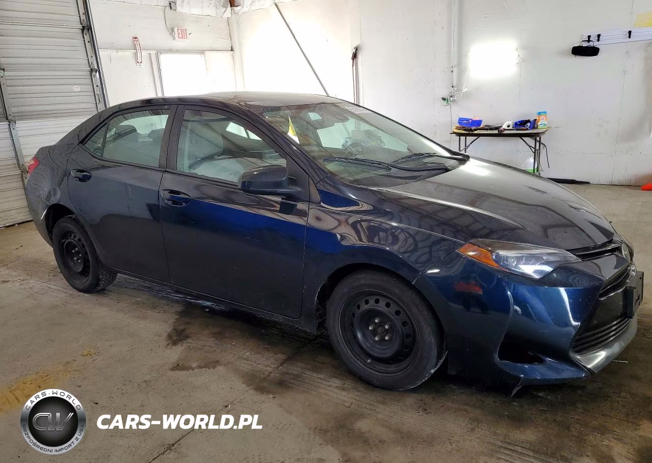 2017 Toyota Corolla Le VIN:2T1BURHE1HC941153 - 4