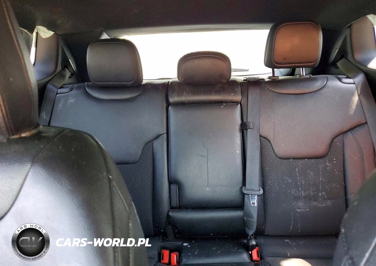 2025 Jeep Compass Latitude VIN:3C4NJDBN9ST540195 - 10