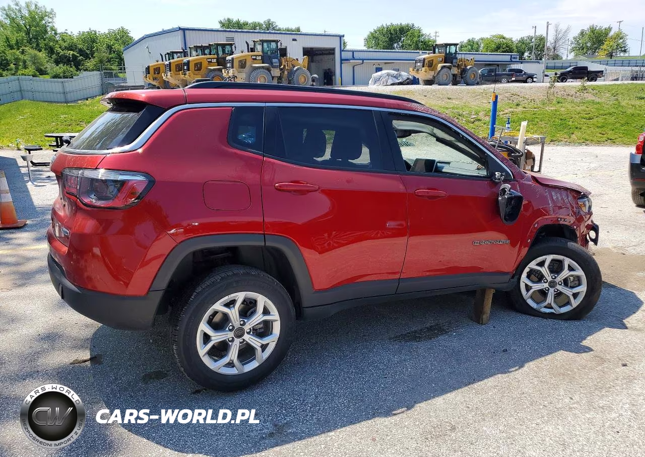 2025 Jeep Compass Latitude VIN:3C4NJDBN9ST540195 - 3