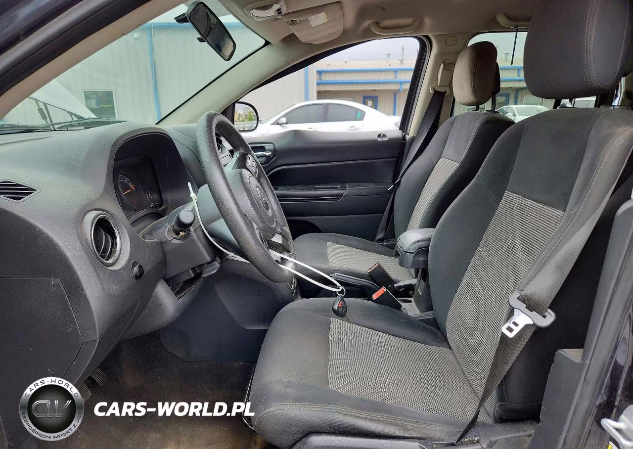 2014 Jeep Compass Sport VIN:1C4NJCBA8ED725663 - 7
