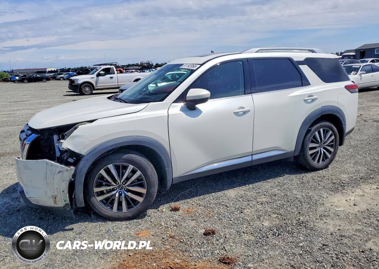 2022 Nissan Pathfinder Platinum – zdjęcie 1 z 14