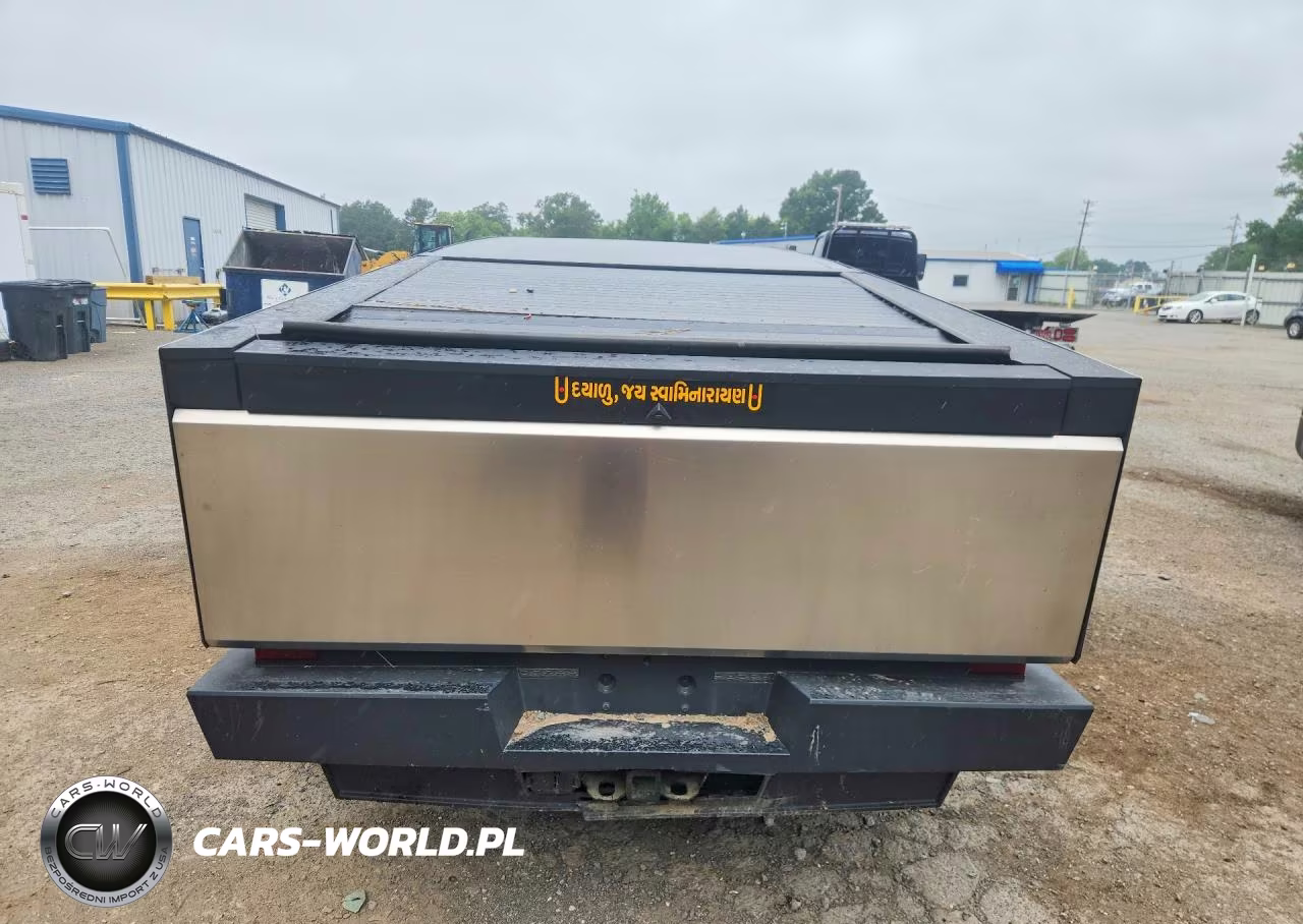 2025 Tesla Cybertruck VIN:7G2CEHED9SA078638 - 6