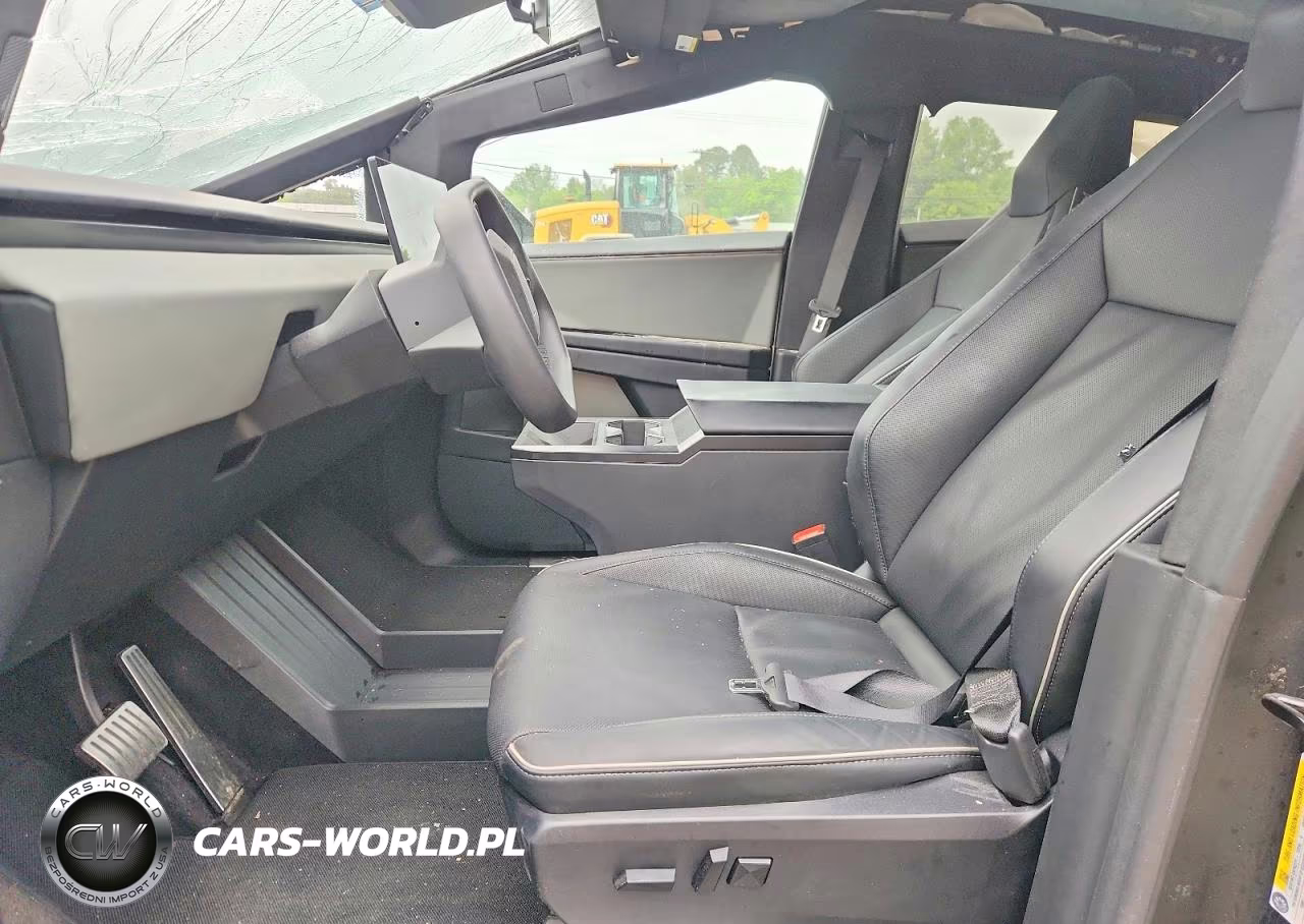 2025 Tesla Cybertruck VIN:7G2CEHED9SA078638 - 7
