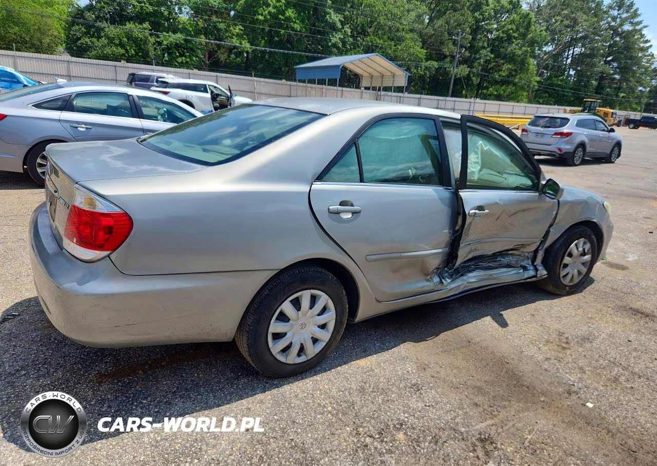 2005 Toyota Camry Le VIN:4T1BE30K65U557391 - 3