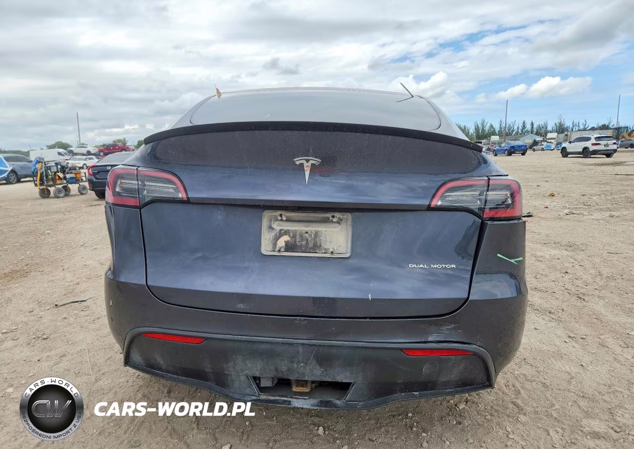 2023 Tesla Model Y VIN:7SAYGDEE6PF923950 - 6