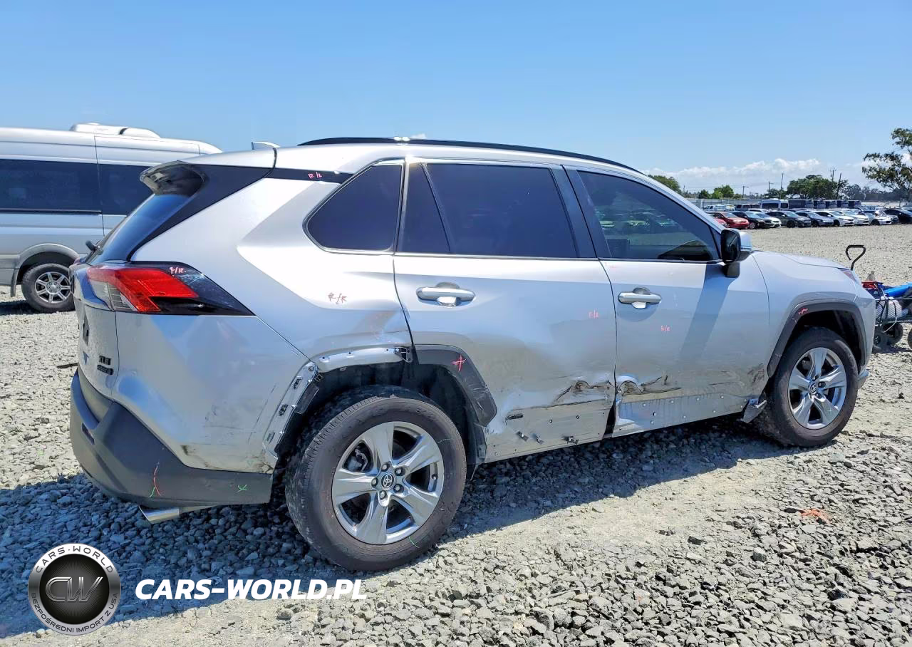 2024 Toyota Rav4 Hybrid Xle VIN:JTMRWRFV3RD263733 - 3