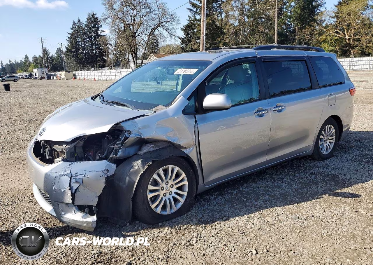 2015 Toyota Sienna Xle Premium 8-Passenger