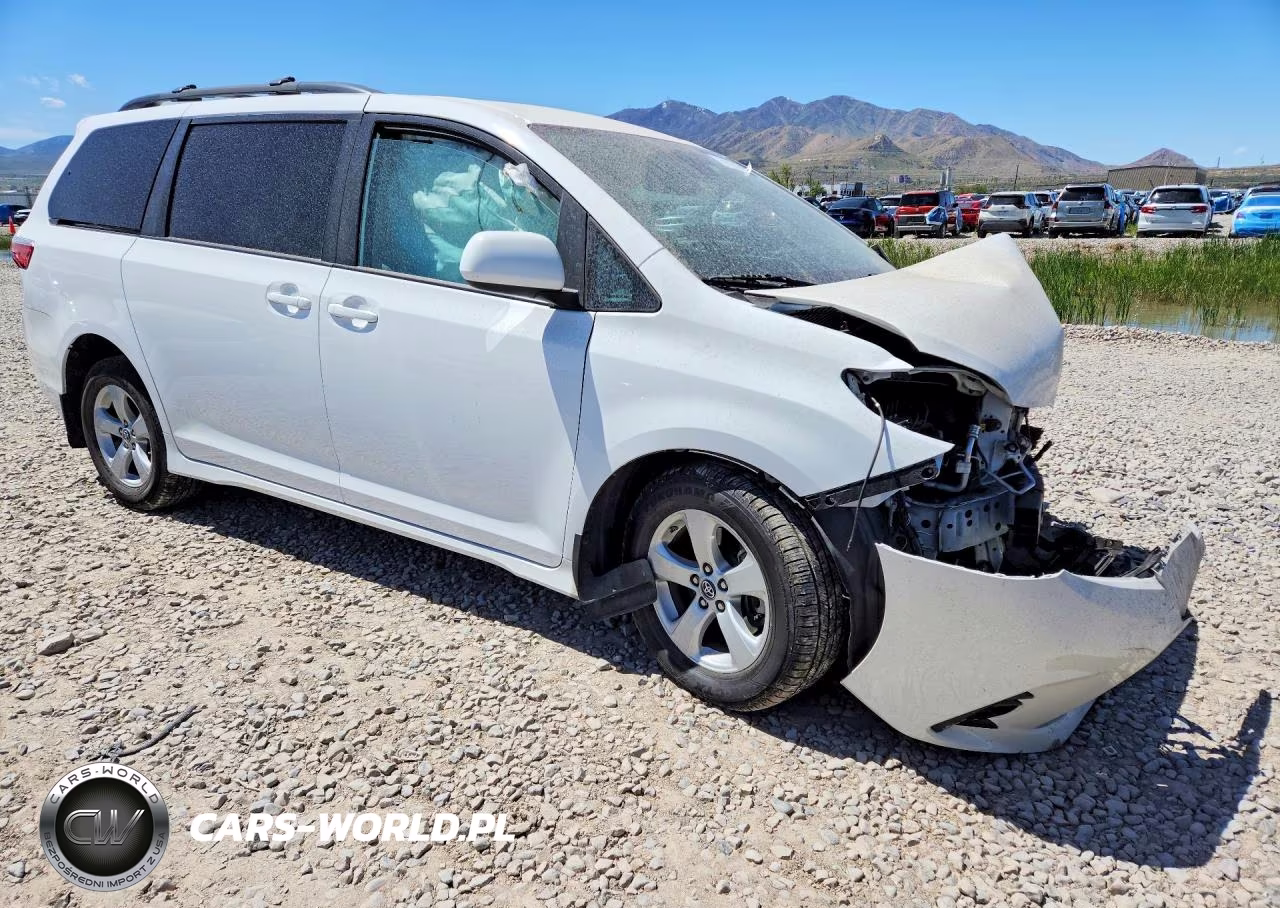 2020 Toyota Sienna Le VIN:5TDKZ3DC4LS028129 - 4