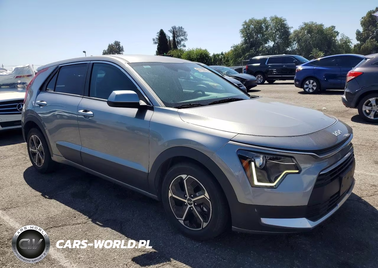 2023 Kia Niro Lx VIN:KNDCP3LE2P5065253 - 4