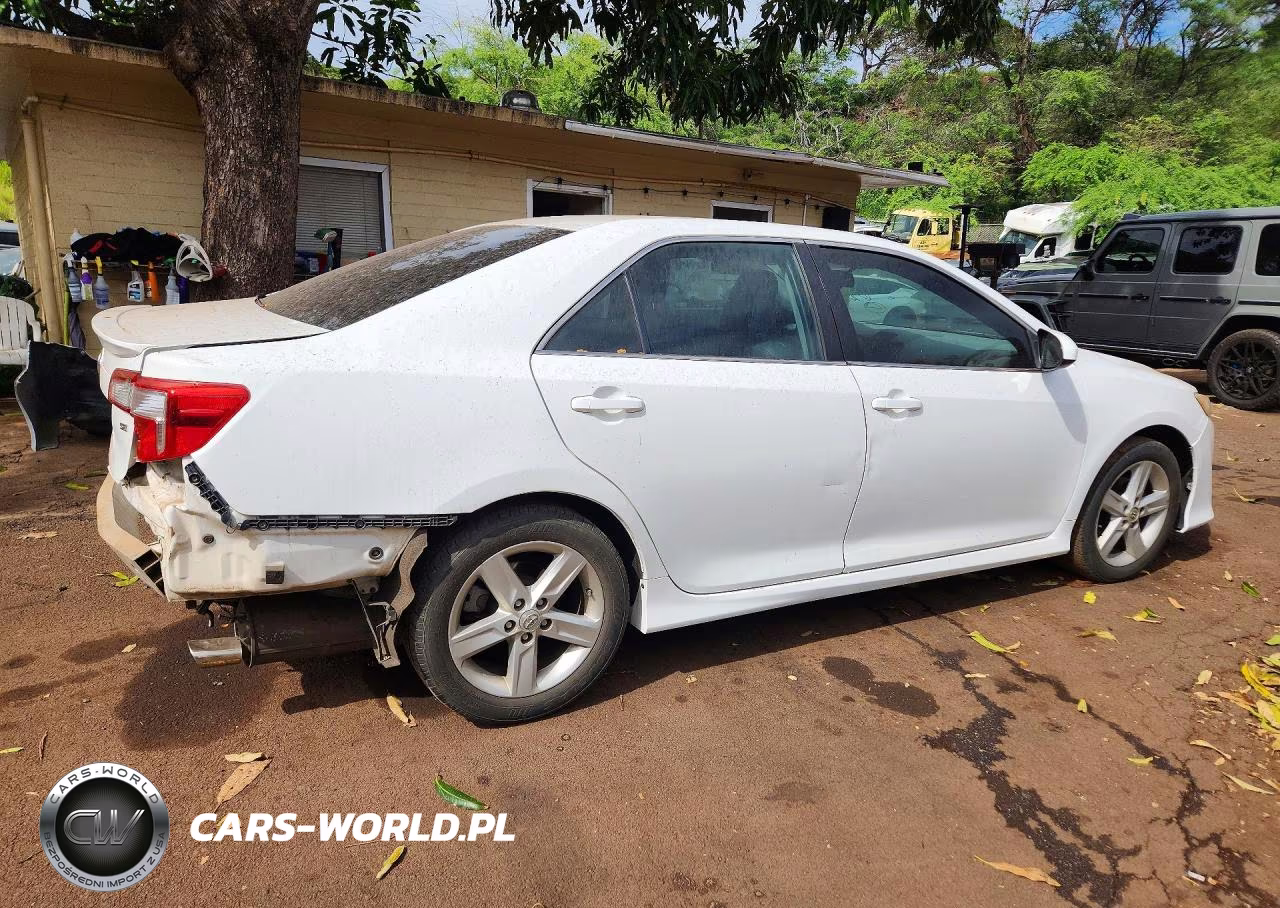 2014 Toyota Camry L VIN:4T1BF1FK4EU353729 - 3