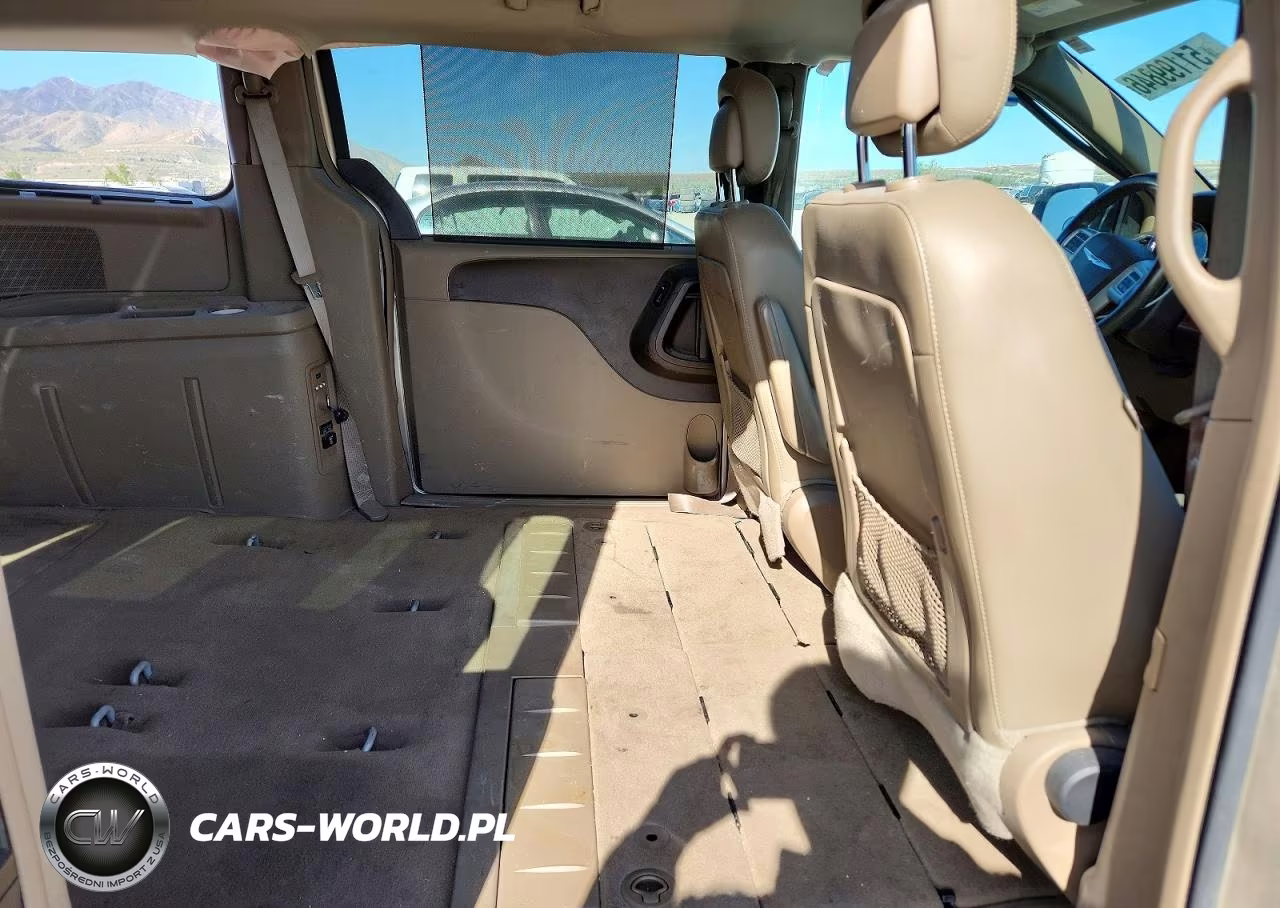 2014 Chrysler Town & Country Touring VIN:2C4RC1BG2ER233762 - 11