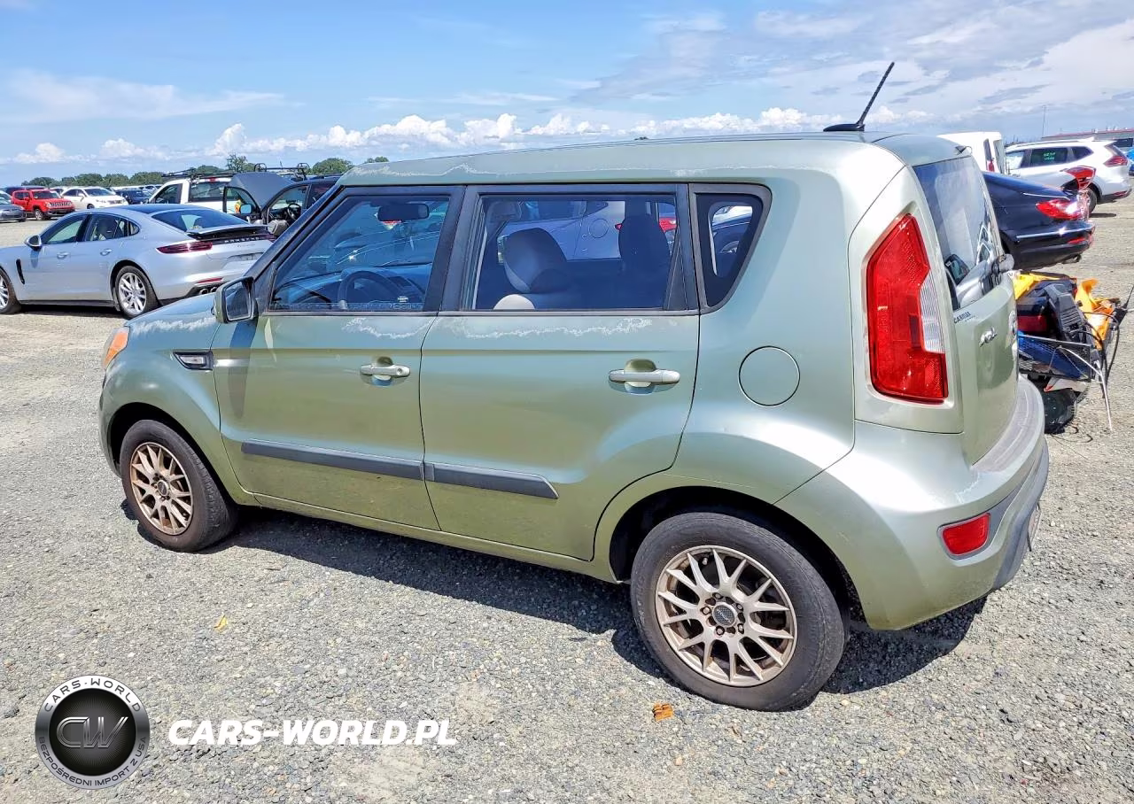 2013 Kia Soul Base VIN:KNDJT2A56D7528365 - 2