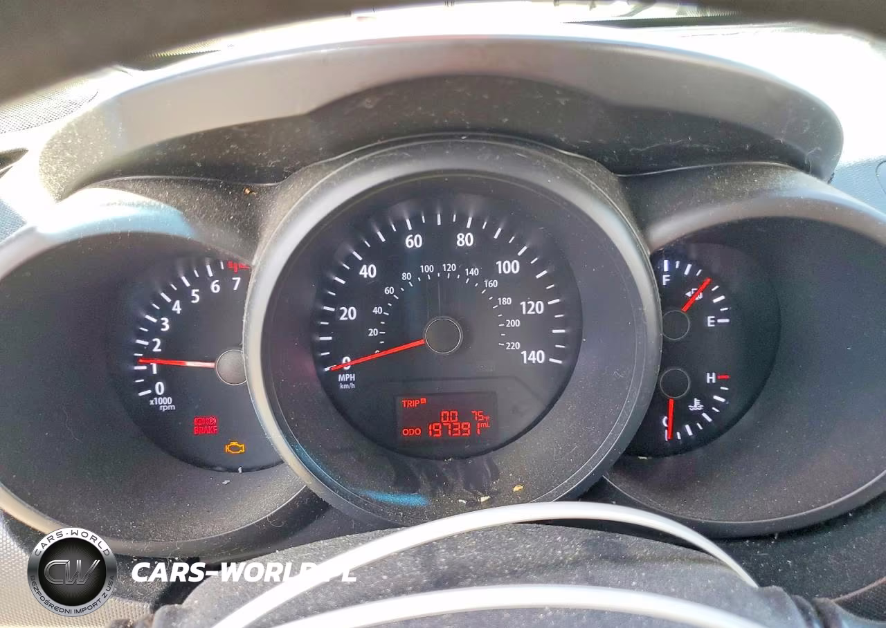 2013 Kia Soul Base VIN:KNDJT2A56D7528365 - 9