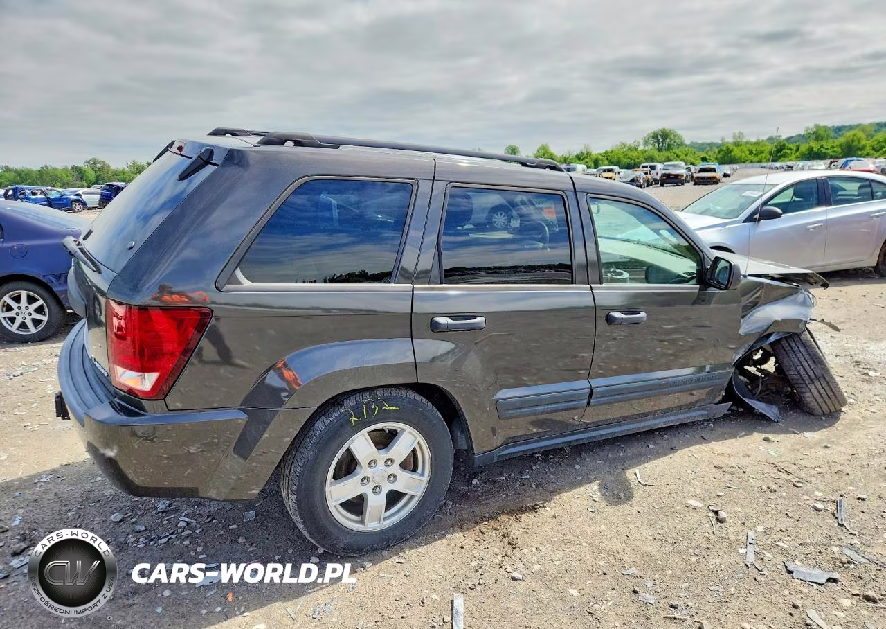 2005 Jeep Grand Cherokee Laredo-Columbia-Freedom VIN:1J4HR48N25C559923 - 3