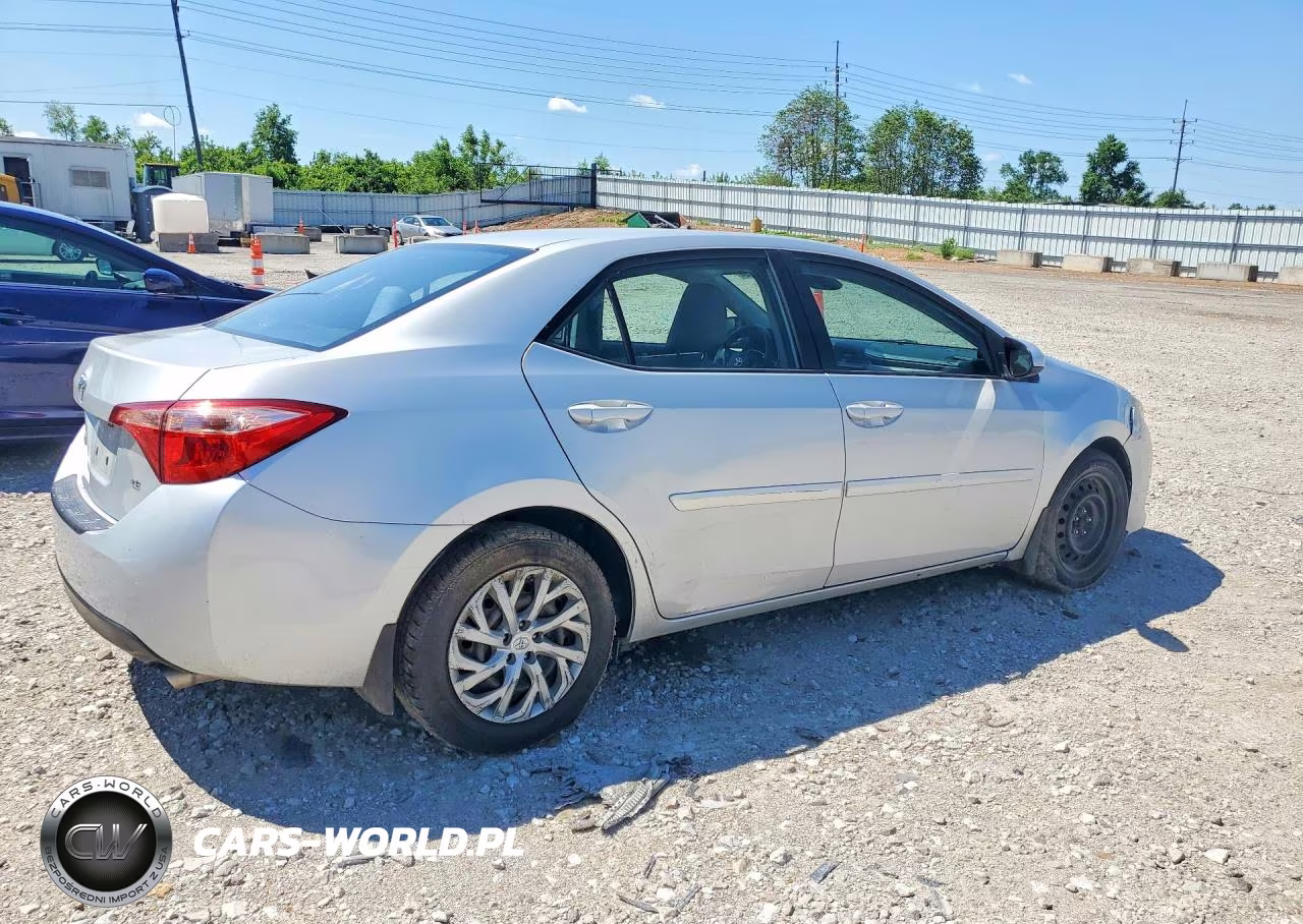 2019 Toyota Corolla Le VIN:2T1BURHE6KC151211 - 3