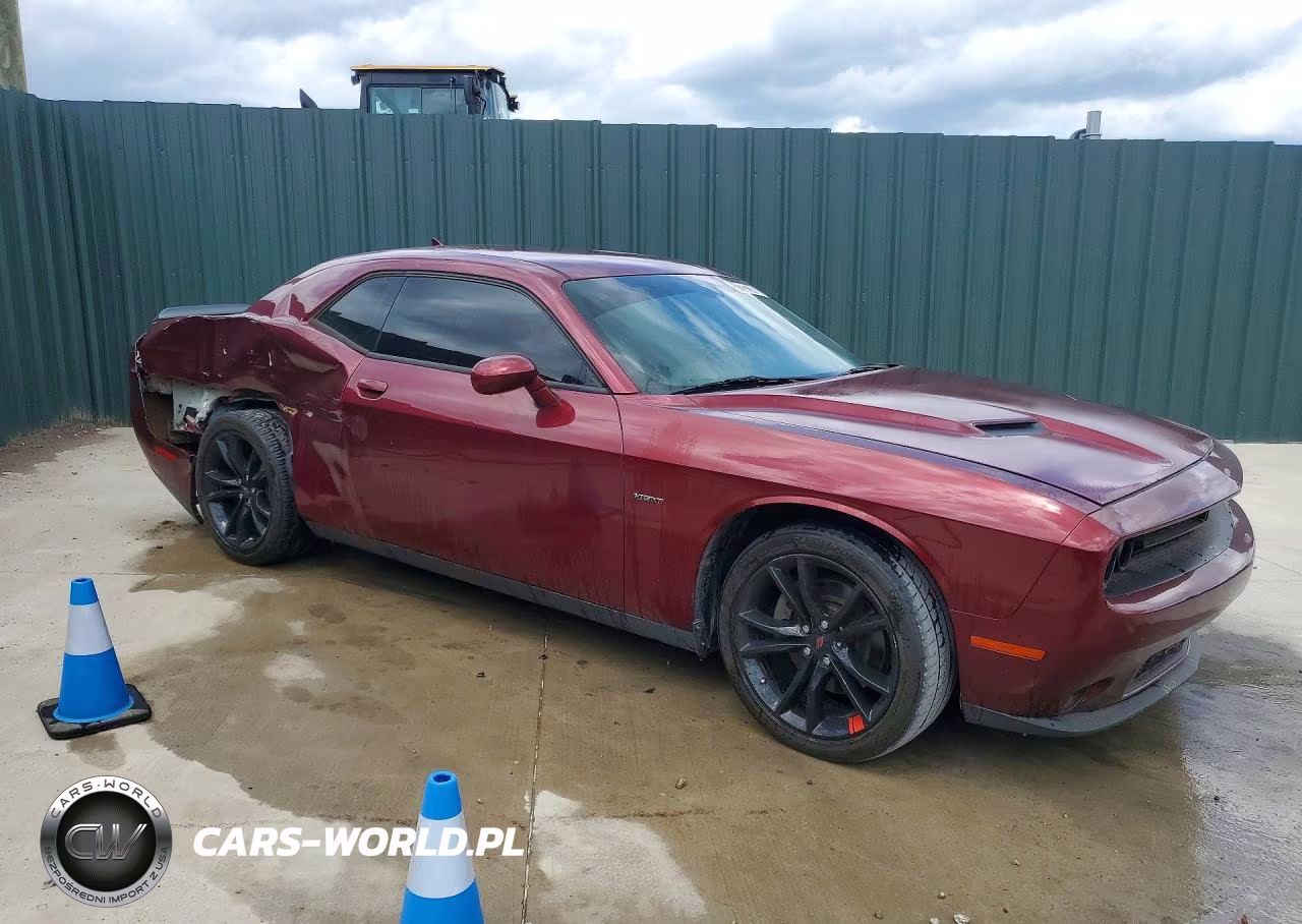 2018 Dodge Challenger Sxt VIN:2C3CDZAG1JH332662 - 4