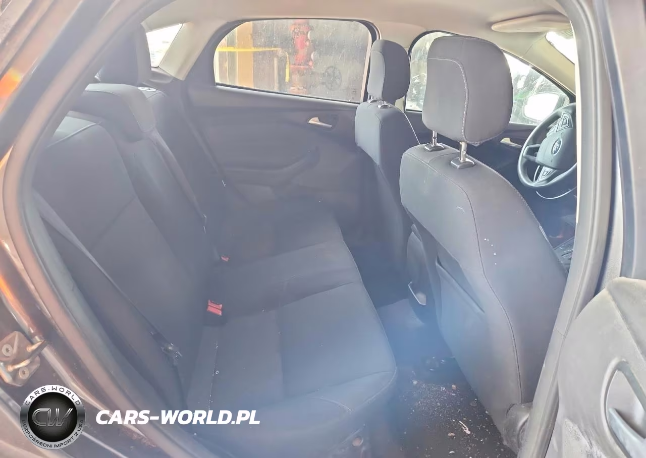 2018 Ford Focus Se VIN:1FADP3F28JL287813 - 10