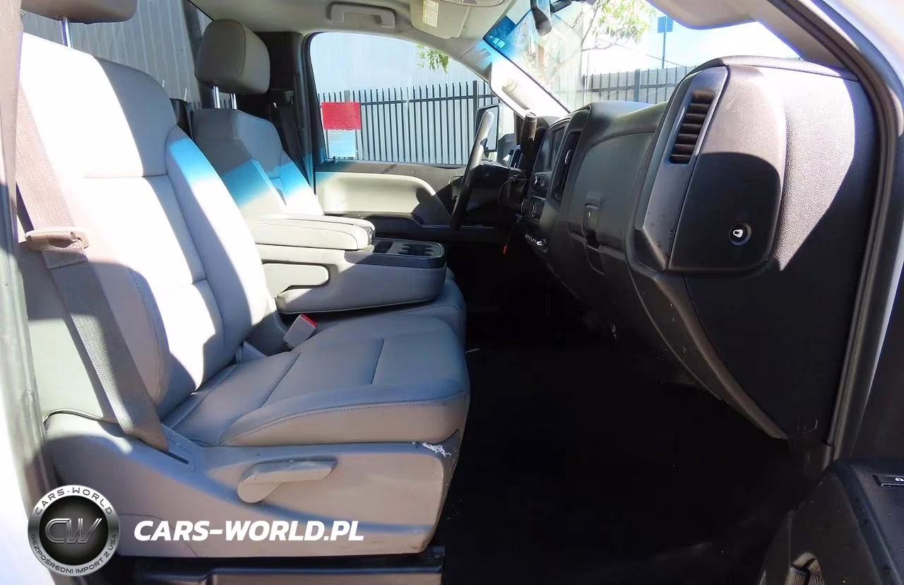 2018 GMC Sierra C3500 VIN:1GT31VCG1JZ344935 - 5