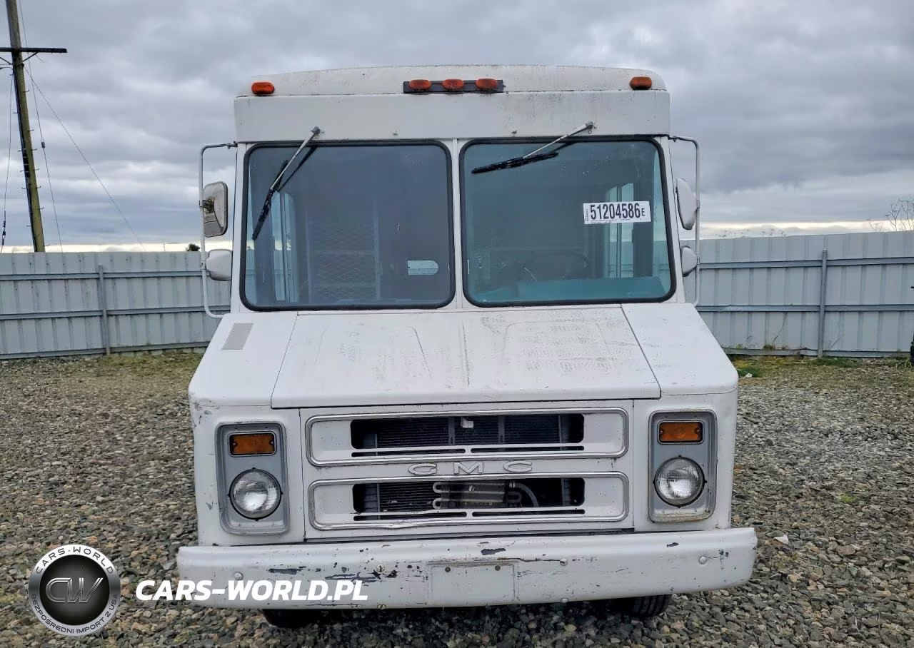 1986 GMC Value Van Delivery Truck VIN:1GTHP32K9J3501998 - 5