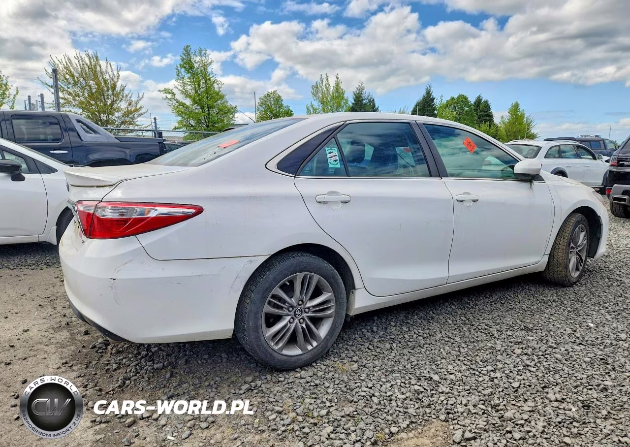 2017 Toyota Camry Se VIN:4T1BF1FK6HU756423 - 3