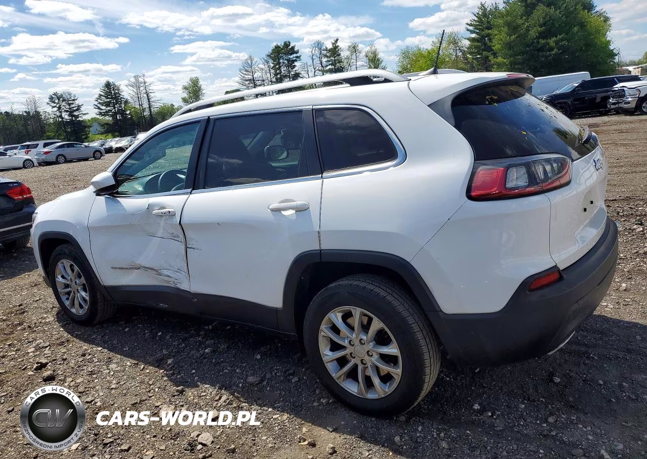 2019 Jeep Cherokee Latitude VIN:1C4PJLCX4KD286498 - 2