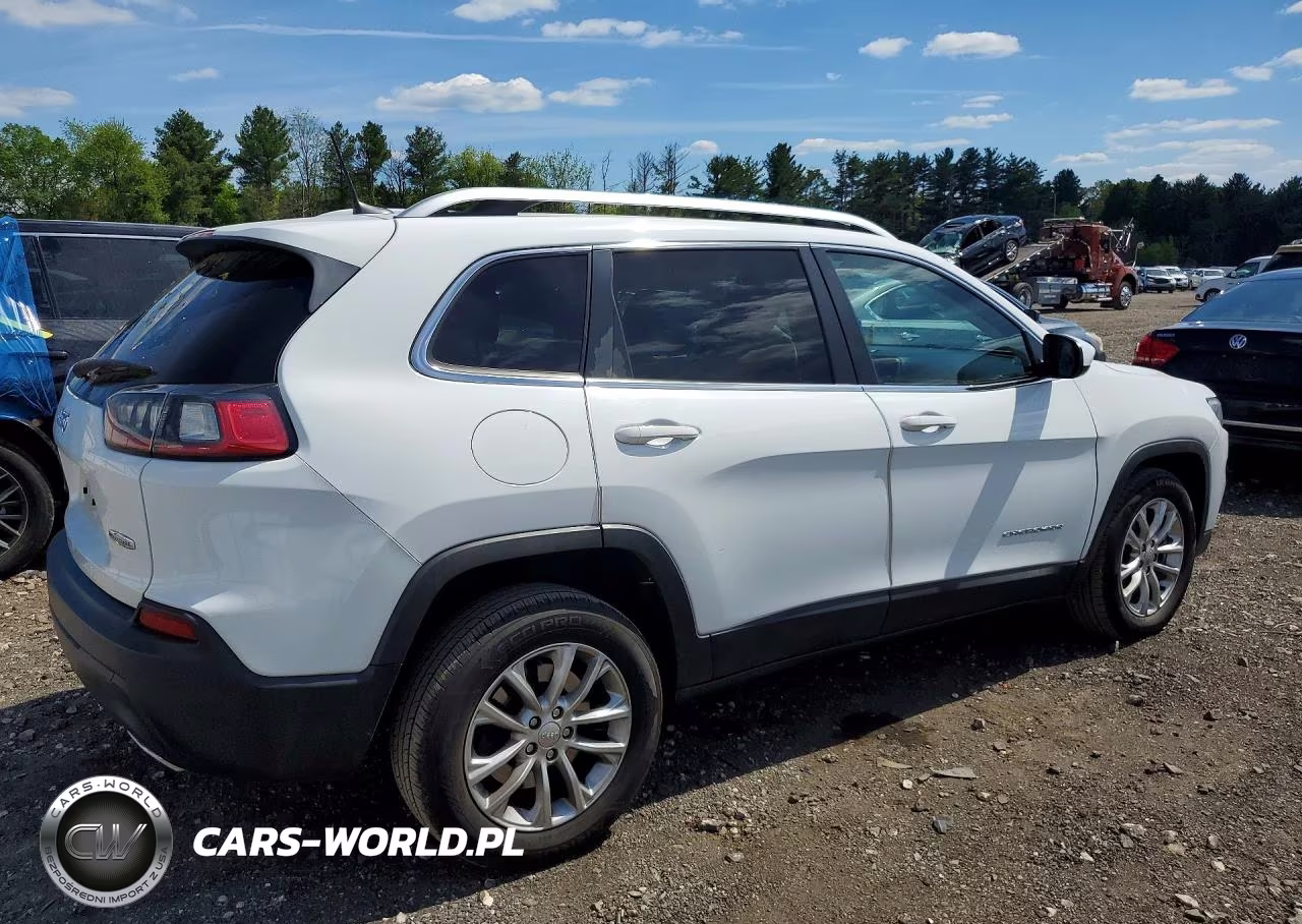 2019 Jeep Cherokee Latitude VIN:1C4PJLCX4KD286498 - 3