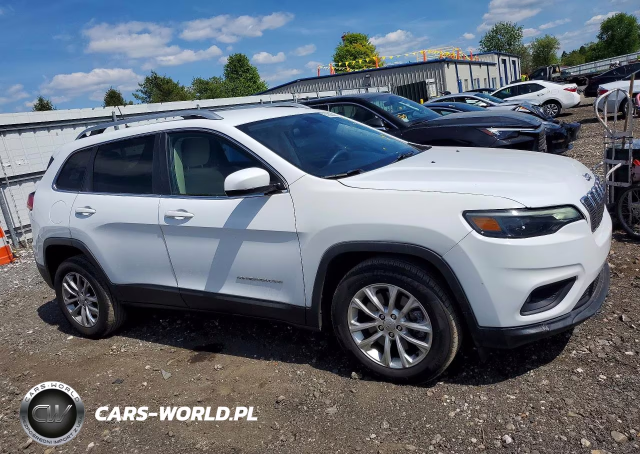 2019 Jeep Cherokee Latitude VIN:1C4PJLCX4KD286498 - 4