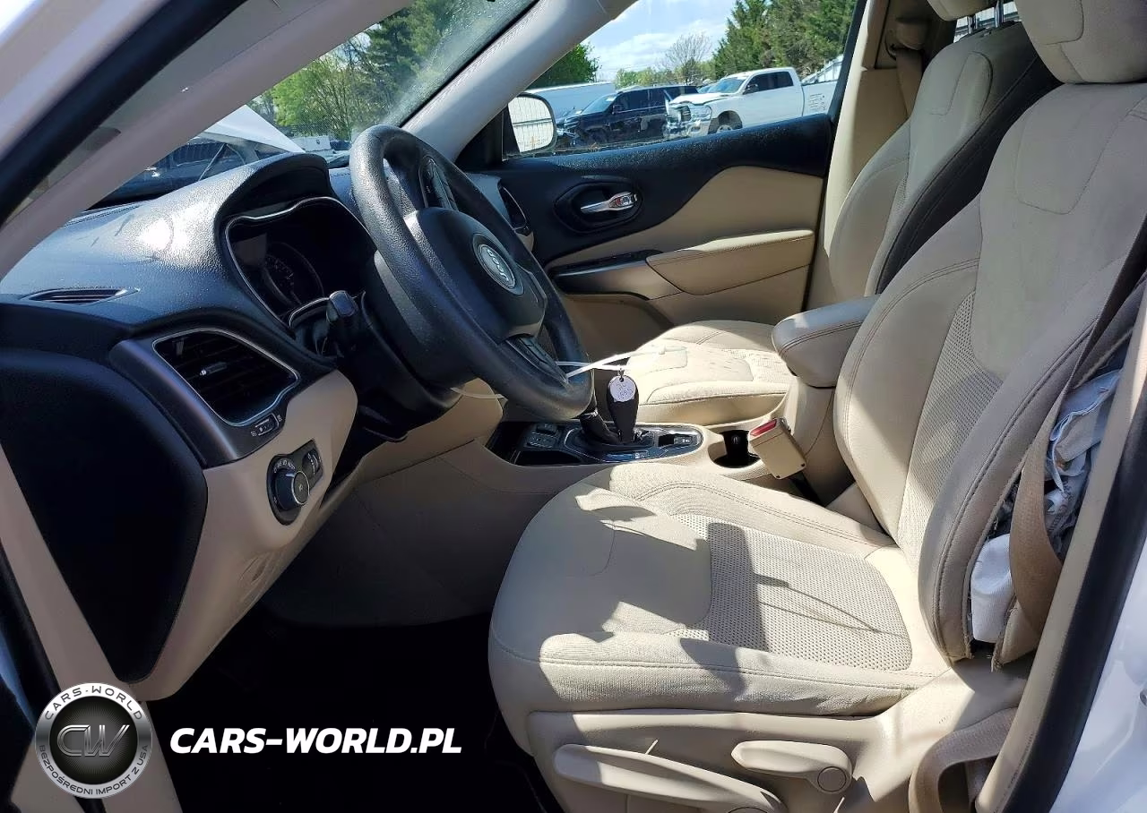 2019 Jeep Cherokee Latitude VIN:1C4PJLCX4KD286498 - 7
